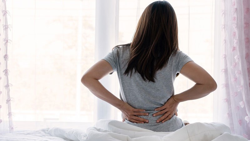 Cũng có khá nhiều nguyên nhân gây ra bị đau lưng dưới gần mông ở nữ giới